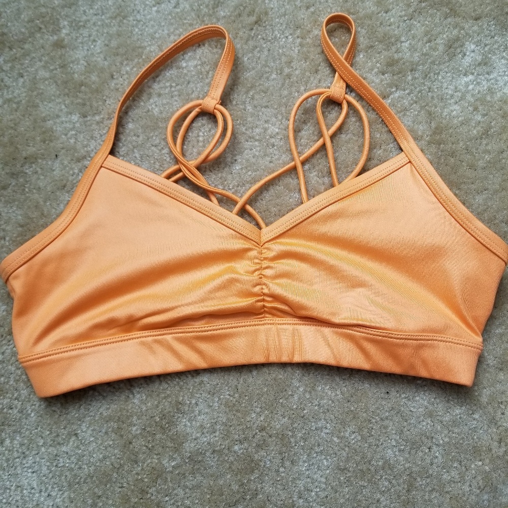 Alo Yoga Glow Bra Size M